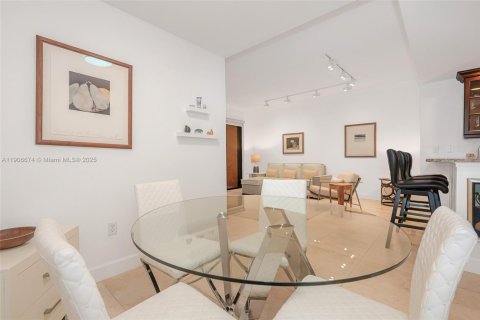 Condominio en venta en Coral Gables, Florida, 1 dormitorio, 86.31 m2 № 1963192 - foto 6