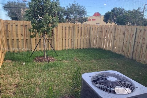 Villa ou maison à louer à Homestead, Floride: 4 chambres, 137.77 m2 № 1891063 - photo 6