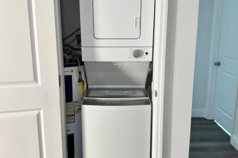 Condominio en alquiler en Coral Springs, Florida, 2 dormitorios, 69.86 m2 № 1177060 - foto 1