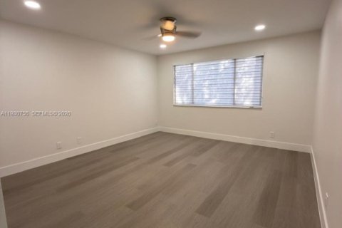 Touwnhouse à louer à Coral Springs, Floride: 3 chambres, 190.26 m2 № 1990889 - photo 21