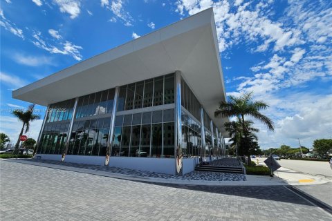 Propiedad comercial en venta en Hallandale Beach, Florida № 1972292 - foto 22