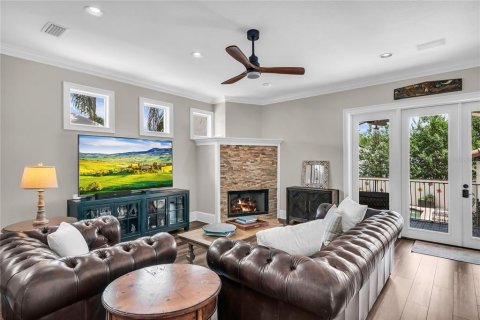 Casa en venta en Orlando, Florida, 4 dormitorios, 297.38 m2 № 2102072 - foto 19