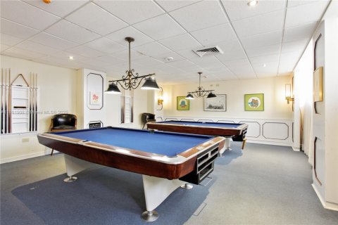 Condo in Miami Beach, Florida  № 1944147 - photo 2