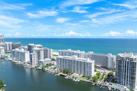Снять в аренду кондоминиум в Майами-Бич, Флорида 50.72м2, № 1944147 - фото 20