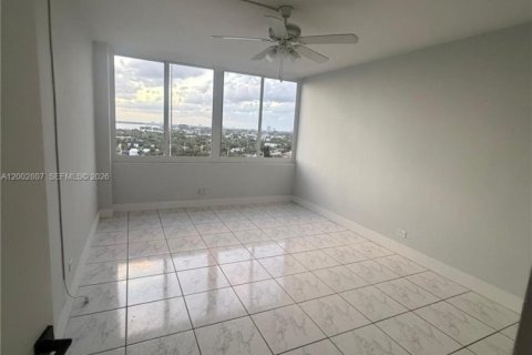 Copropriété à vendre à Miami Beach, Floride: 2 chambres, 102.66 m2 № 2066400 - photo 19