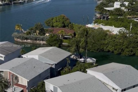 Copropriété à vendre à Miami Beach, Floride: 2 chambres, 102.66 m2 № 2066400 - photo 2