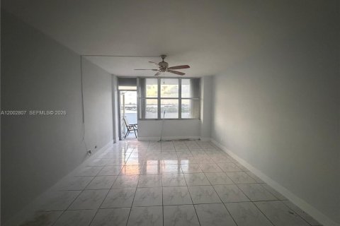 Copropriété à vendre à Miami Beach, Floride: 2 chambres, 102.66 m2 № 2066400 - photo 20