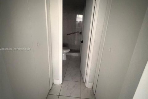 Copropriété à vendre à Miami Beach, Floride: 2 chambres, 102.66 m2 № 2066400 - photo 21