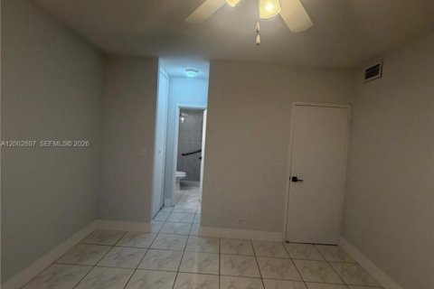 Copropriété à vendre à Miami Beach, Floride: 2 chambres, 102.66 m2 № 2066400 - photo 9