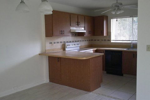 Adosado en alquiler en Port St. Lucie, Florida, 2 dormitorios, 96.71 m2 № 2174085 - foto 6
