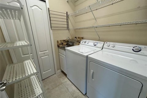 Condominio en alquiler en Lakewood Ranch, Florida, 3 dormitorios, 150.13 m2 № 1620481 - foto 10