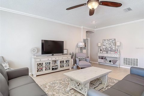 House in San Antonio, Florida 4 bedrooms, 234.86 sq.m. № 1628610 - photo 8