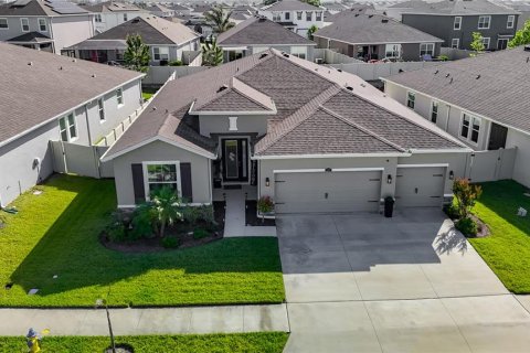 House in San Antonio, Florida 4 bedrooms, 234.86 sq.m. № 1628610 - photo 1