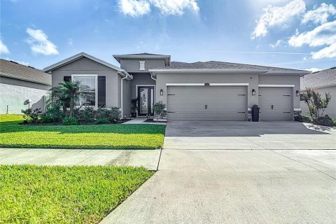 House in San Antonio, Florida 4 bedrooms, 234.86 sq.m. № 1628610 - photo 2