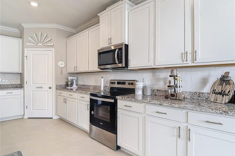 House in San Antonio, Florida 4 bedrooms, 234.86 sq.m. № 1628610 - photo 17