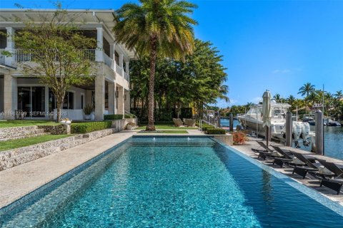 Купить виллу или дом в Корал-Гейблс, Флорида 6 спален, 672.33м2, № 2033728 - фото 17