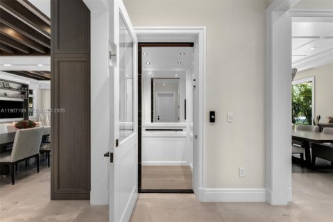 Купить виллу или дом в Корал-Гейблс, Флорида 6 спален, 672.33м2, № 2033728 - фото 24