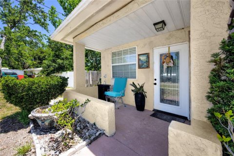 House in Largo, Florida 3 bedrooms, 93.65 sq.m. № 1751286 - photo 9