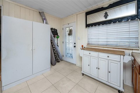 House in Largo, Florida 3 bedrooms, 93.65 sq.m. № 1751286 - photo 15