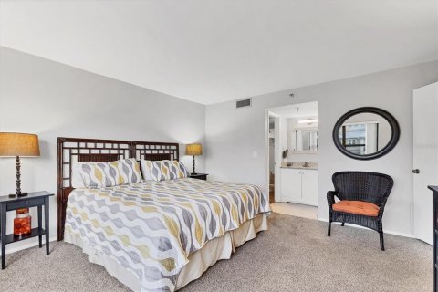 Condo in Sarasota, Florida, 2 bedrooms № 2199438 - photo 18