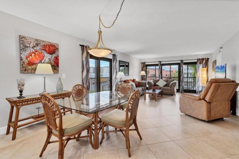 Condo in Sarasota, Florida, 2 bedrooms № 2199438 - photo 10