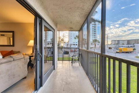 Condo in Sarasota, Florida, 2 bedrooms № 2199438 - photo 27