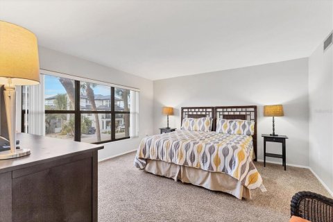 Condo in Sarasota, Florida, 2 bedrooms № 2199438 - photo 16