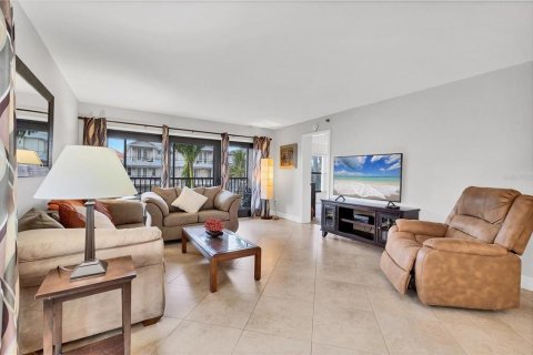 Condo in Sarasota, Florida, 2 bedrooms № 2199438 - photo 5