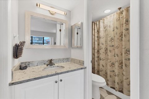 Condo in Sarasota, Florida, 2 bedrooms № 2199438 - photo 20