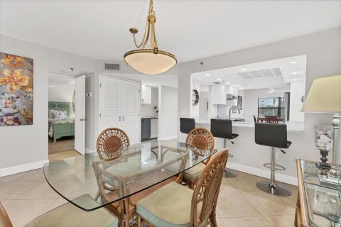 Condo in Sarasota, Florida, 2 bedrooms № 2199438 - photo 9