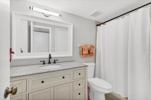 Condo in Sarasota, Florida, 2 bedrooms № 2199438 - photo 23