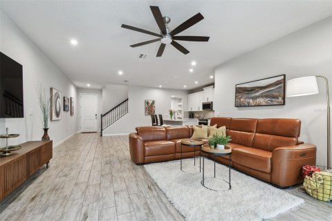 Townhouse in Lutz, Florida 3 bedrooms, 208.38 sq.m. № 1614302 - photo 8