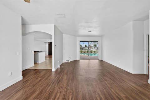 House in Riverview, Florida 4 bedrooms, 233.28 sq.m. № 1911048 - photo 9