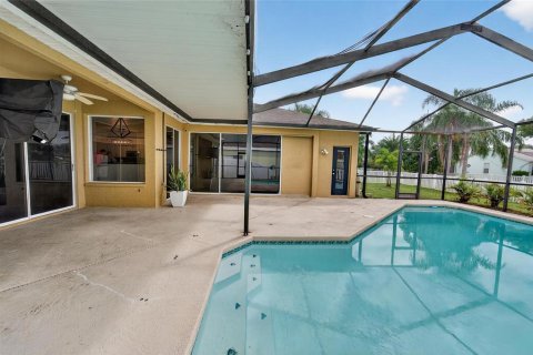 House in Riverview, Florida 4 bedrooms, 233.28 sq.m. № 1911048 - photo 22