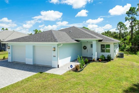 Duplex in Port Charlotte, Florida 3 bedrooms, 115.85 sq.m. № 1914669 - photo 1