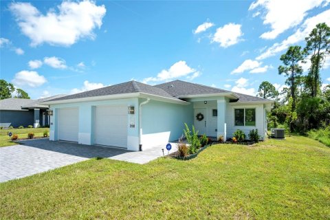 Duplex in Port Charlotte, Florida 3 bedrooms, 115.85 sq.m. № 1914669 - photo 2