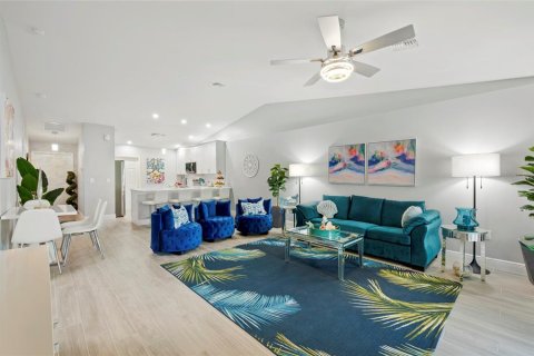 Duplex in Port Charlotte, Florida 3 bedrooms, 115.85 sq.m. № 1914669 - photo 14