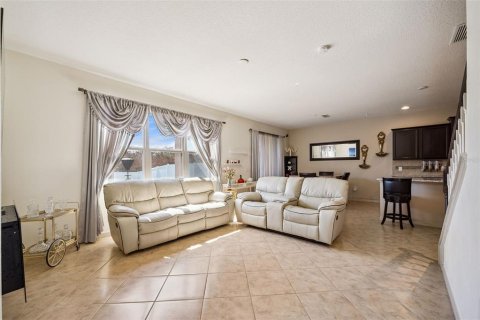 House in Polk City, Florida 5 bedrooms, 250.19 sq.m. № 2150816 - photo 27