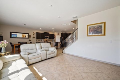 House in Polk City, Florida 5 bedrooms, 250.19 sq.m. № 2150816 - photo 24
