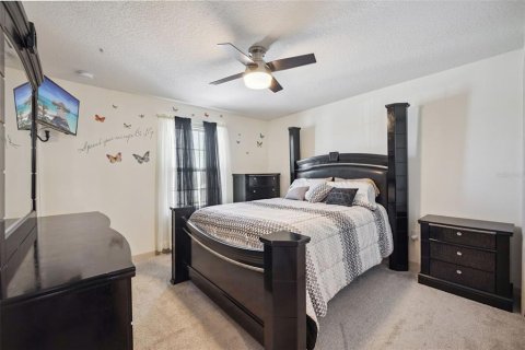 House in Polk City, Florida 5 bedrooms, 250.19 sq.m. № 2150816 - photo 20