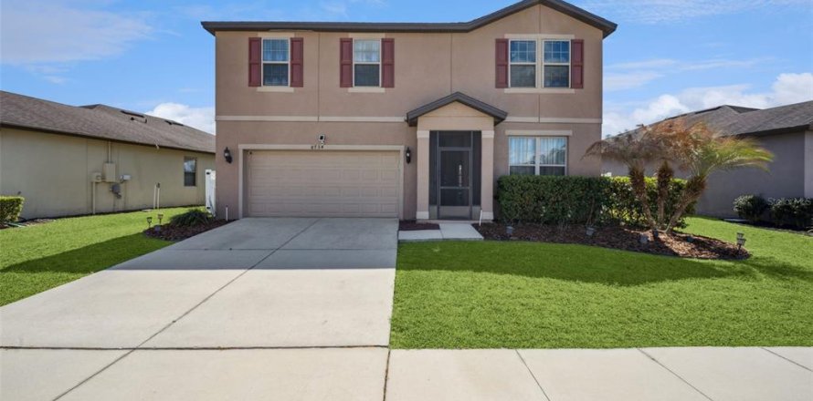 House in Polk City, Florida 5 bedrooms, 250.19 sq.m. № 2150816