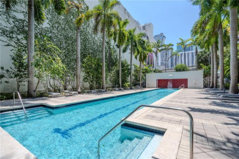 Condominio en alquiler en Miami, Florida, 1 dormitorio, 71.53 m2 № 2076093 - foto 18