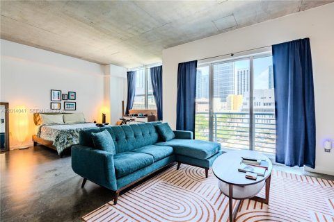 Condominio en alquiler en Miami, Florida, 1 dormitorio, 71.53 m2 № 2076093 - foto 9