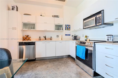 Condominio en alquiler en Miami, Florida, 1 dormitorio, 71.53 m2 № 2076093 - foto 12