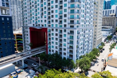 Condominio en alquiler en Miami, Florida, 1 dormitorio, 71.53 m2 № 2076093 - foto 20