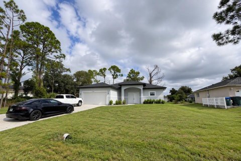 Villa ou maison à louer à North Port, Floride: 3 chambres, 148.64 m2 № 2428976 - photo 23
