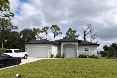 Villa ou maison à louer à North Port, Floride: 3 chambres, 148.64 m2 № 2428976 - photo 2
