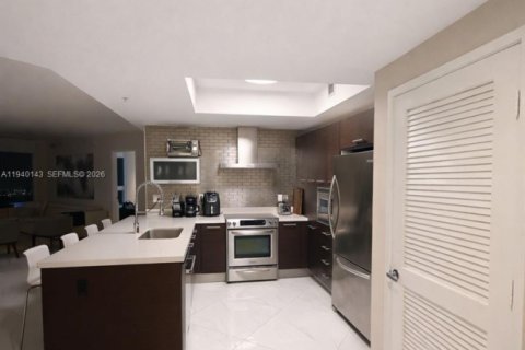 Condominio en venta en Sunny Isles Beach, Florida, 3 dormitorios, 134.43 m2 № 2003675 - foto 12
