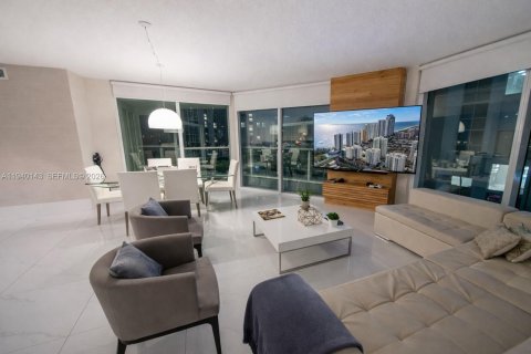 Condominio en venta en Sunny Isles Beach, Florida, 3 dormitorios, 134.43 m2 № 2003675 - foto 7
