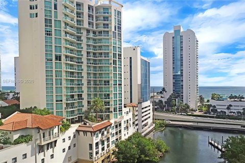Condominio en venta en Sunny Isles Beach, Florida, 3 dormitorios, 134.43 m2 № 2003675 - foto 19